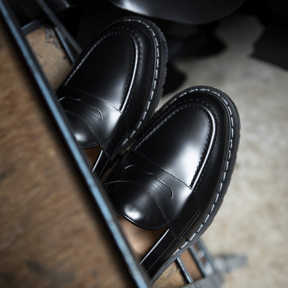 Solovair Hi-Shine Penny Loafers Dame Sort | S0-970-BK-G-030